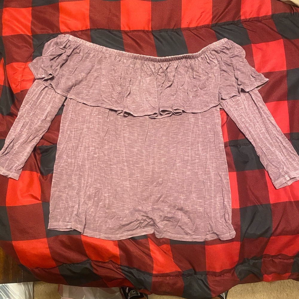 American Eagle off the shoulder shirt